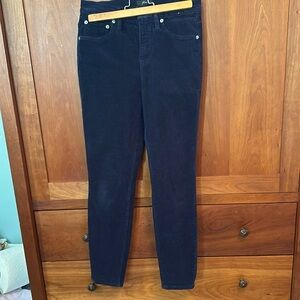 I Crew small whale Cordero’s in dark navy blue, lightly used.  Non-smoking home.